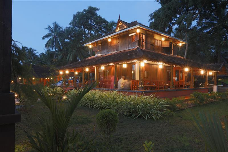 Authentic Kerala Ayurveda Treatment for Urticaria at Dheemahi Ayurvedic Village Traditional Kerala-style Ayurvedic treatment center offering holistic Ayurveda treatment for urticaria in a serene natural setting at Dheemahi Ayurveda.